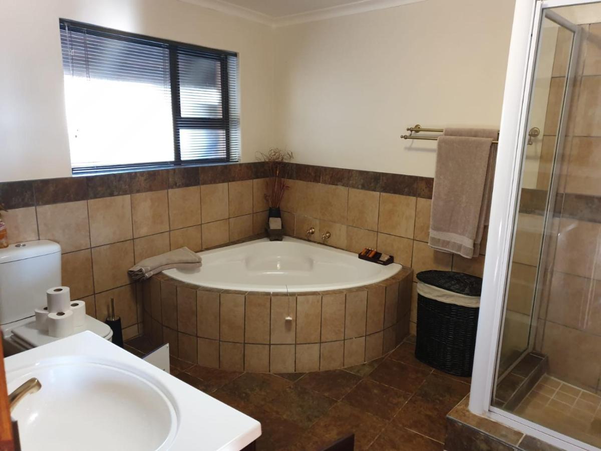 Heuningneskloof Wag N Bietjie Bush Lodge מראה חיצוני תמונה