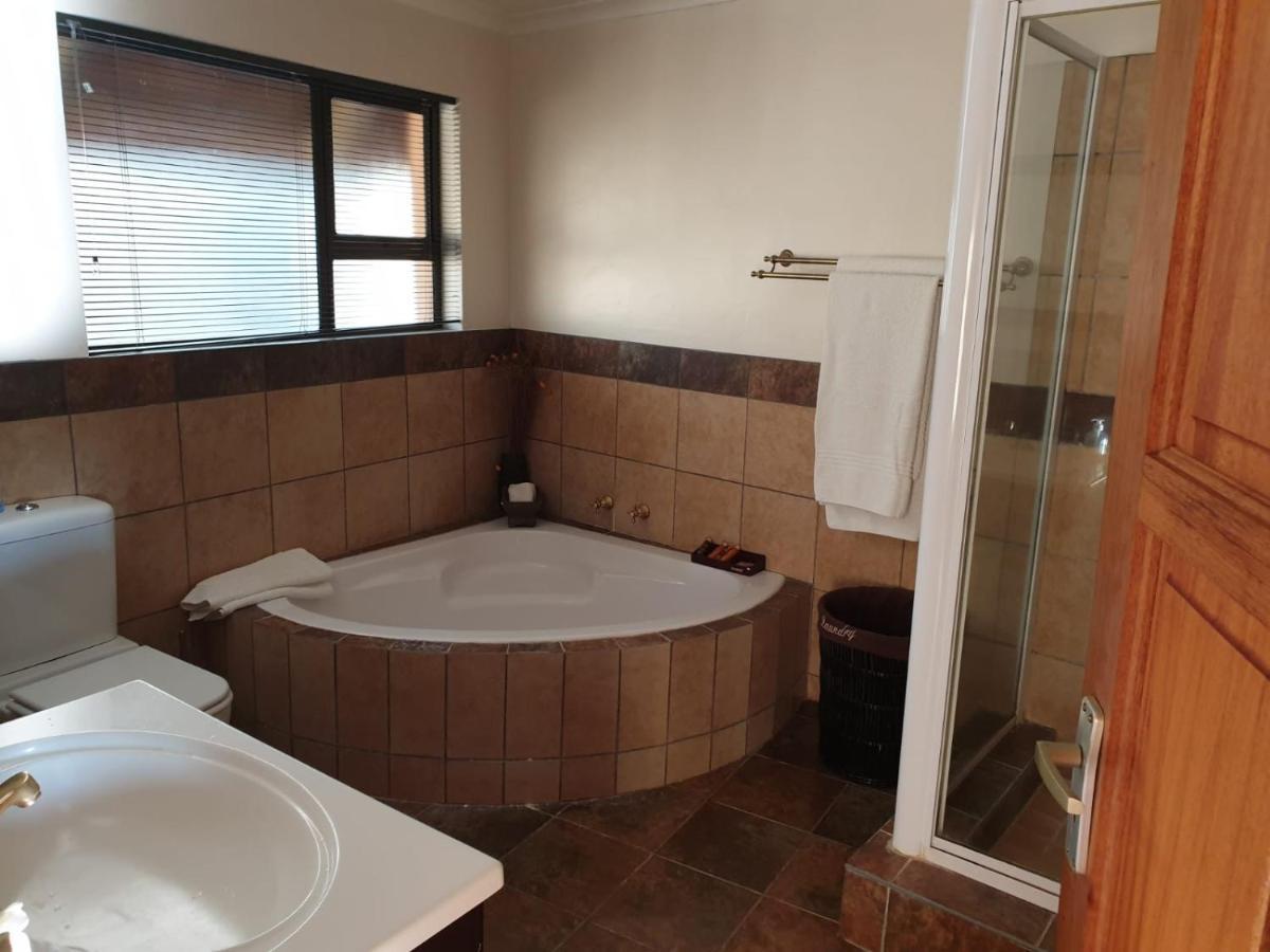 Heuningneskloof Wag N Bietjie Bush Lodge מראה חיצוני תמונה