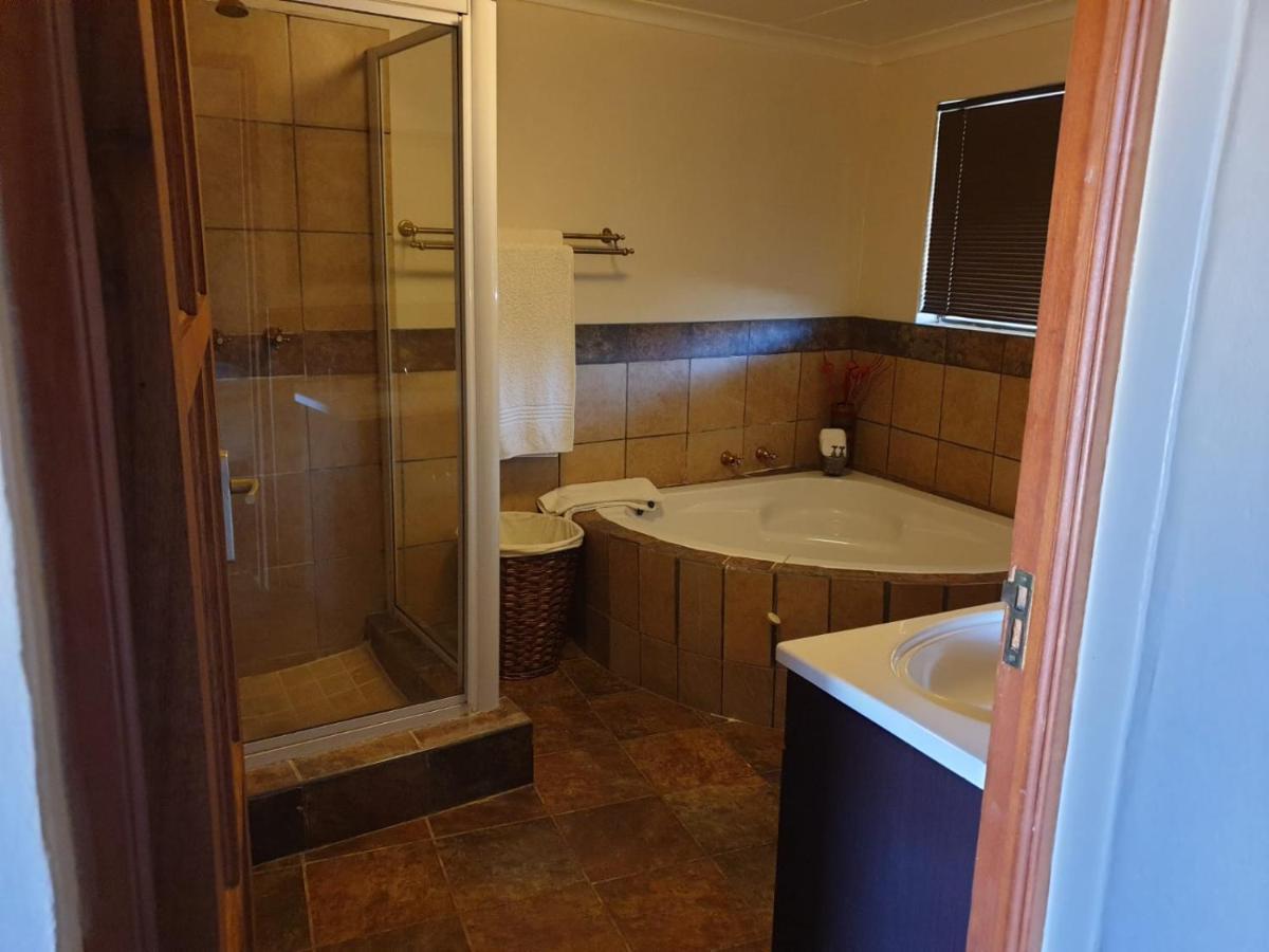 Heuningneskloof Wag N Bietjie Bush Lodge מראה חיצוני תמונה